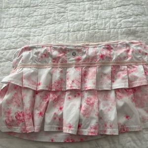NWOT Lululemon Women’s tennis skirt